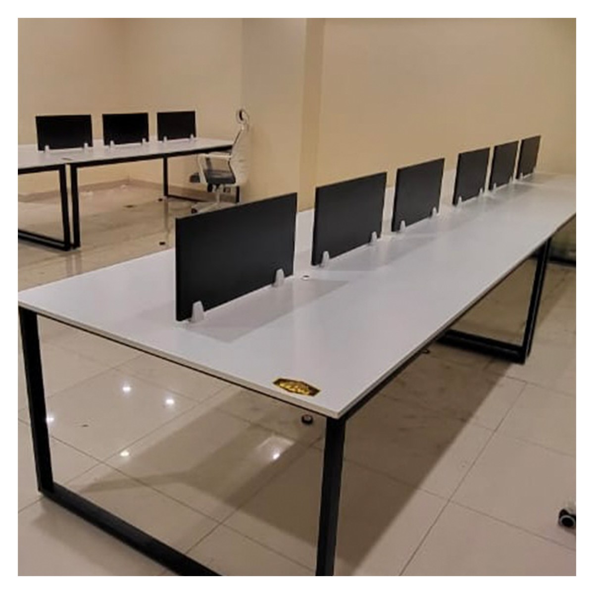 Workstations with Metal Frame Workstations with Metal Frame