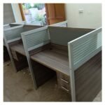 Workstations with Side Glass Aluminum Partitions