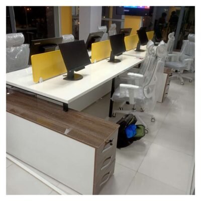 Workstations with Independent Side Racks