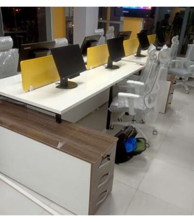 Workstations with Independent Side Racks